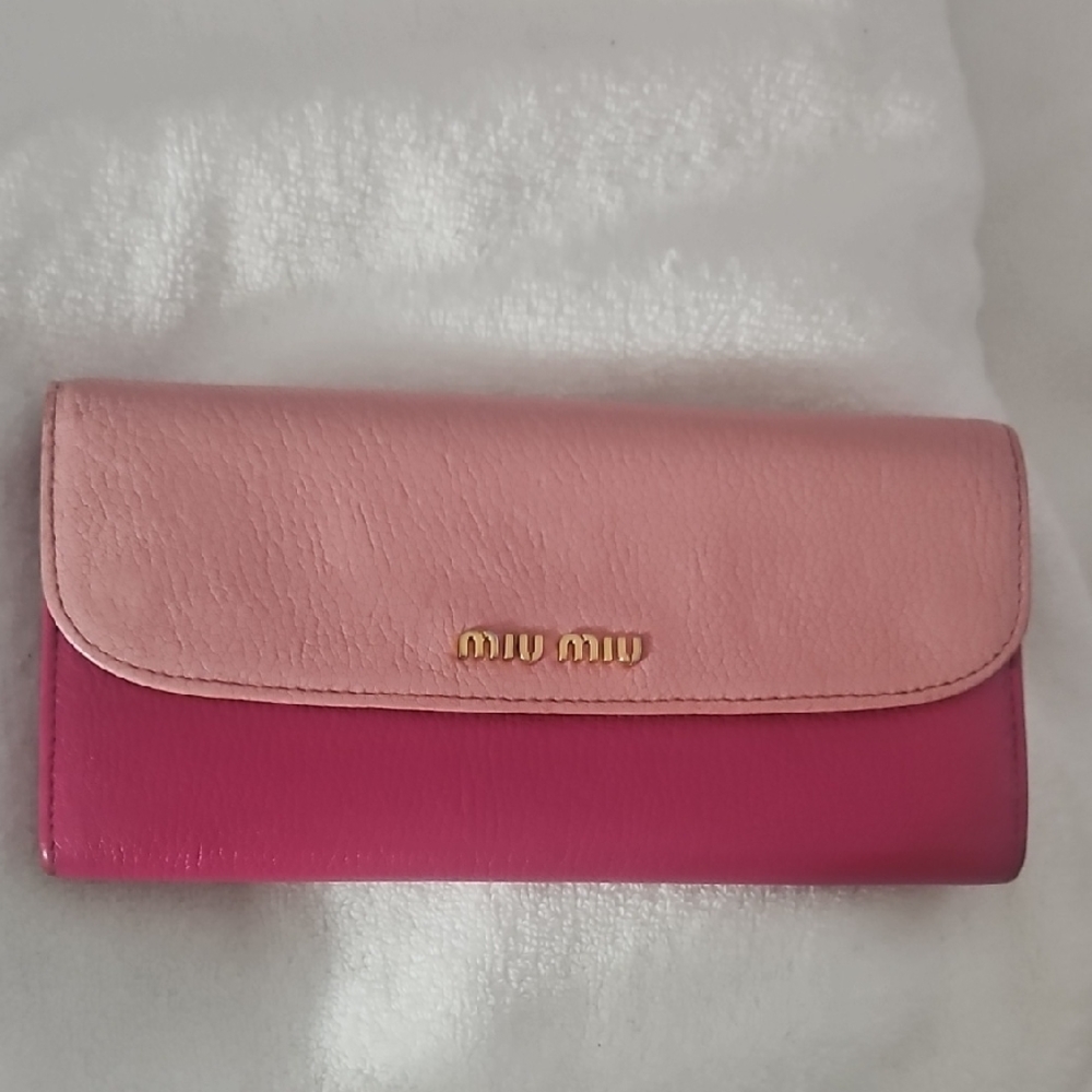 Miu Miu Two-Tone Pink Leather Wallet